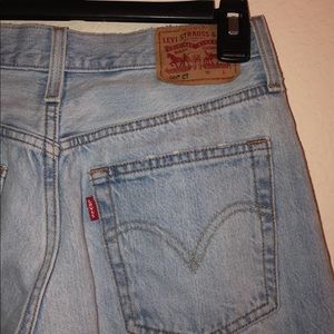 Levi buttonfly mom jeans